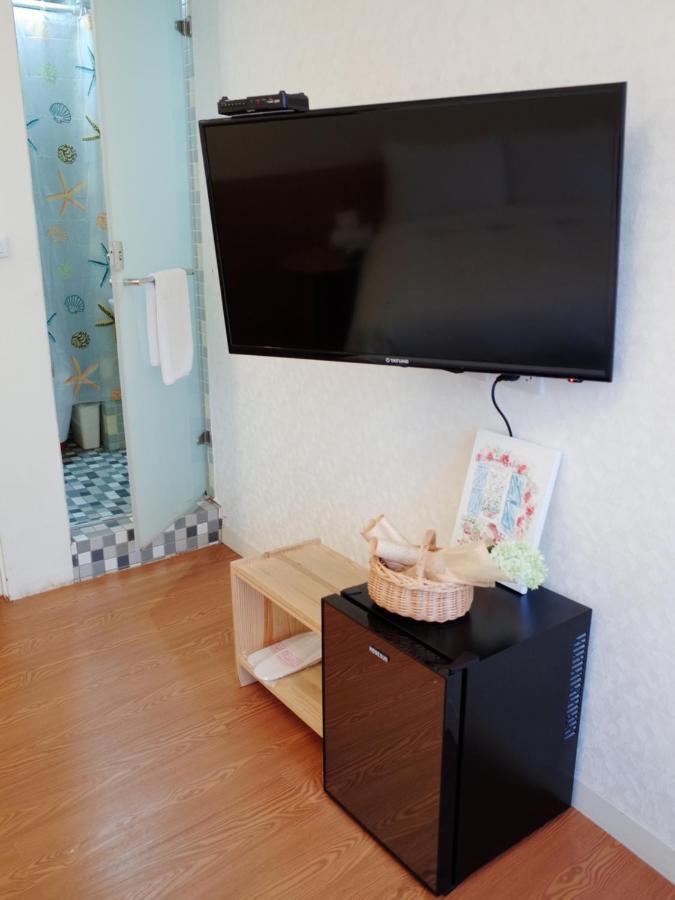 Rainbow Island Apartment Tainan Exterior photo